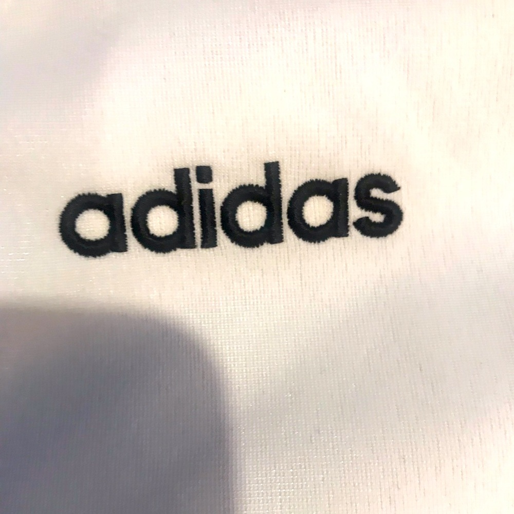 Adidas White, black stripes boys Large - Girls can rock it